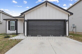 Building Photo - 440 Lynwood Gold