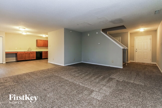 Building Photo - 1911 Dutch Elm Dr