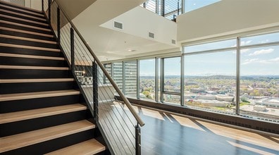 Building Photo - Tower280