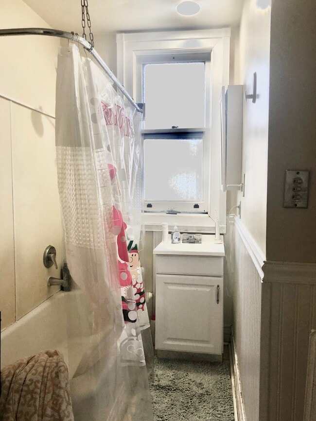 Building Photo - 24 Brantford Pl