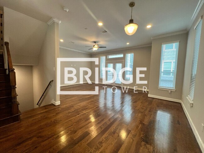 Foto del edificio - 711 E 28th Street #C, Houston, Texas 77009