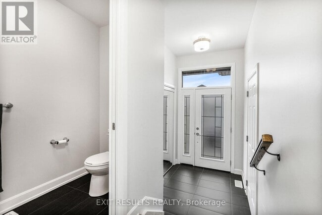 Building Photo - 150 Argile St