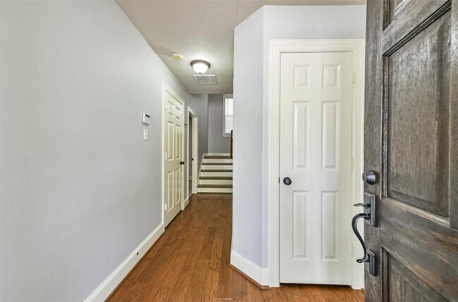 Foto del edificio - 2123 Stuart St