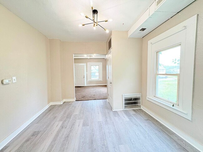 Foto del edificio - 2111 Hawthorne St