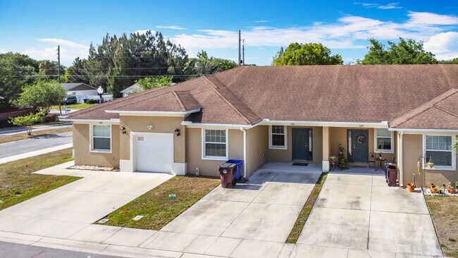 Foto del edificio - Townhouse For Lease in Saint Cloud