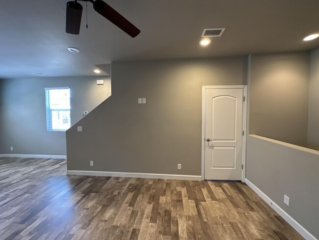 Building Photo - 2465 W Cripple Creek Dr