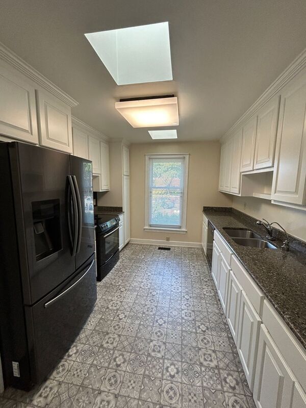 Foto del edificio - 240 N Boundary St