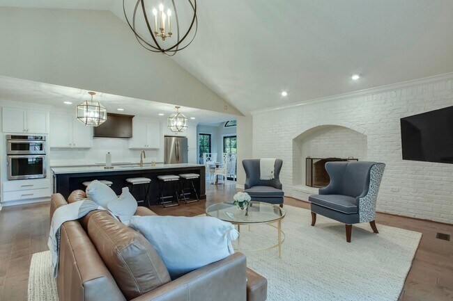 Foto del edificio - 6604 Westland Dr
