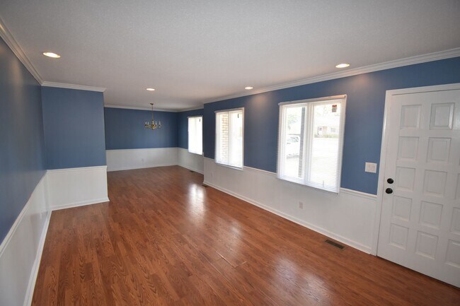 Foto del edificio - Beautiful 3 Bedroom and 2 Bath Home (No Pets)