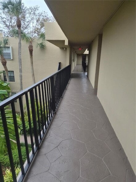 Building Photo - 10855 SW 112th Ave