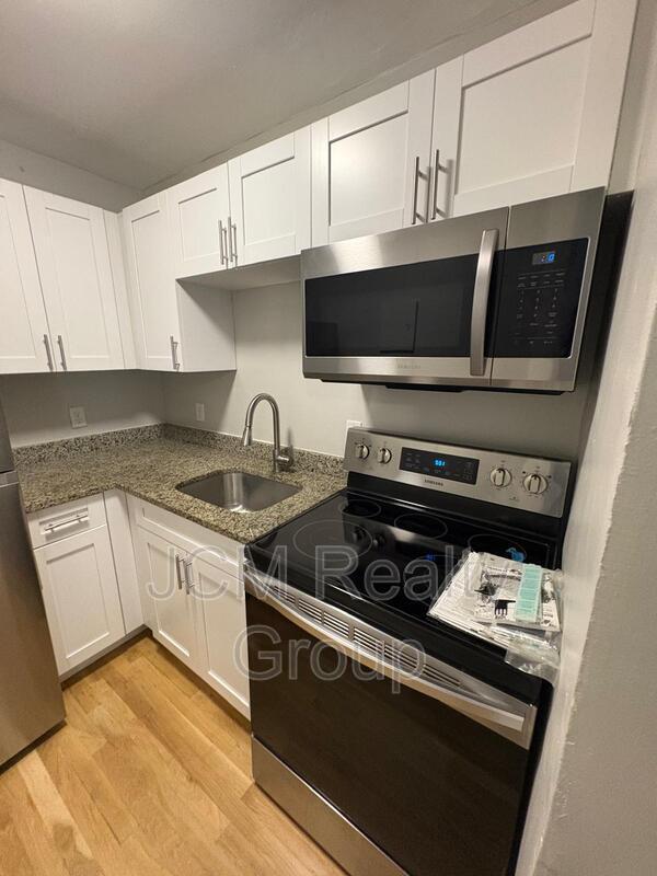 Foto principal - 40 Butler Rd