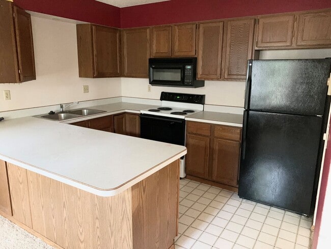 Building Photo - 3 Bedroom, 2 Bathroom Duplex