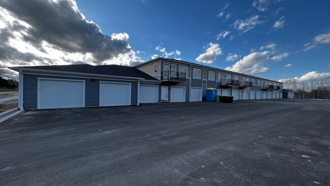 Building Photo - Poplar Grove Apartments