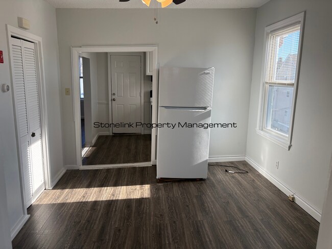 Foto del edificio - 21 Kenyon Ave