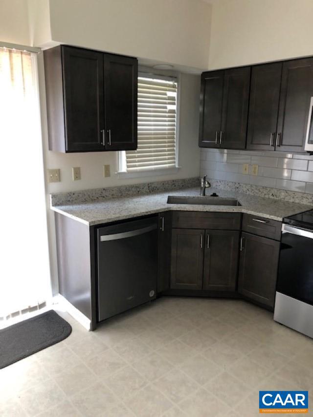 Building Photo - 931 Huntwood Ln