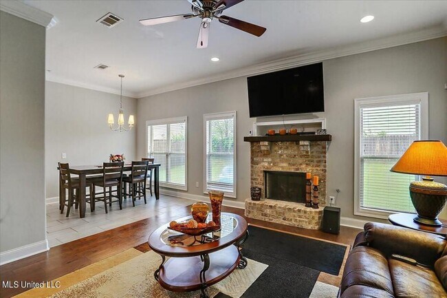 Photo - 222 Buttonwood Ln House