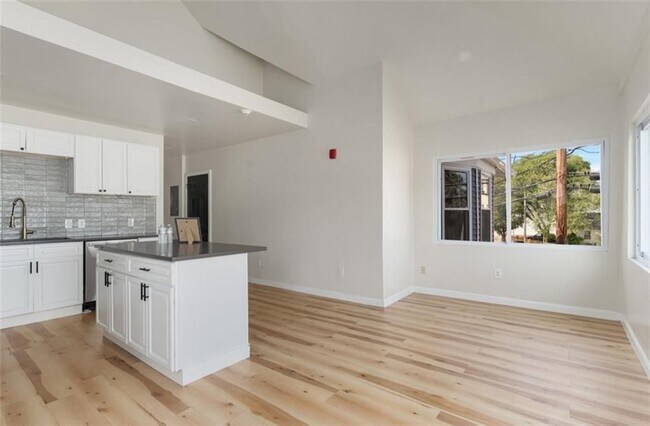 Foto del edificio - 460 Smithfield Ave