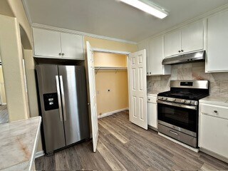 Foto del edificio - 310 W Houston Ave