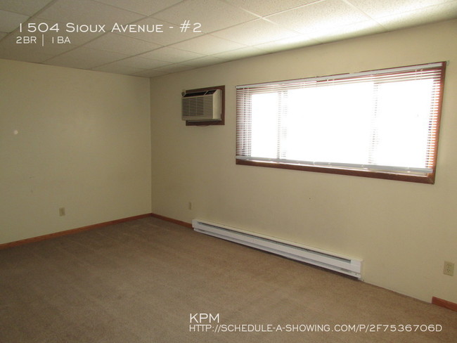 Building Photo - 1504 Sioux Ave
