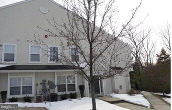 Building Photo - 1505 Beacon Hill Dr