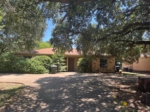 Building Photo - 1412 Bermuda Ct