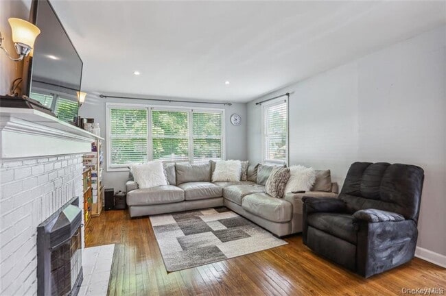 Building Photo - 83 Lake Region Blvd