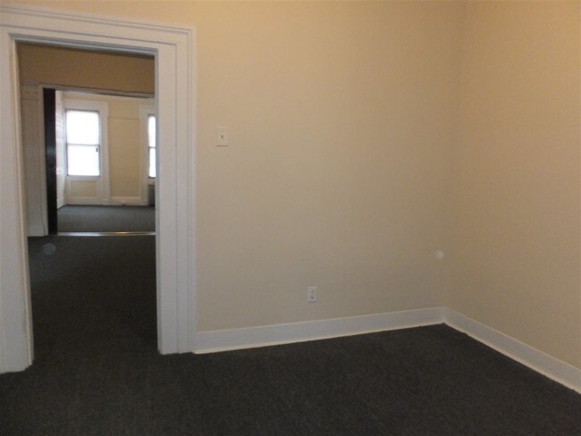Building Photo - 276 3rd St
