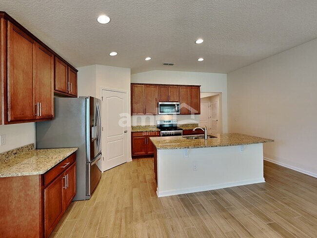 Building Photo - 40 N Hamilton Springs Rd