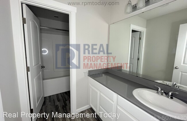 Foto del edificio - 3 br, 2.5 bath House - 5013 Andrew St. SE