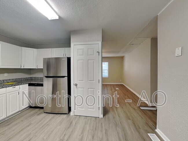 Building Photo - 15333 Fuller Ave