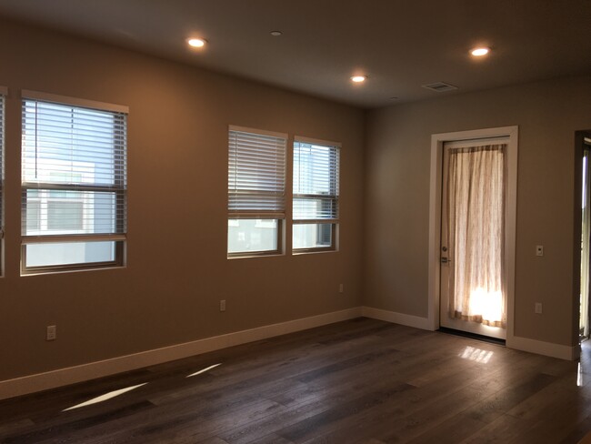 Living room - 1000 Berryessa Ln