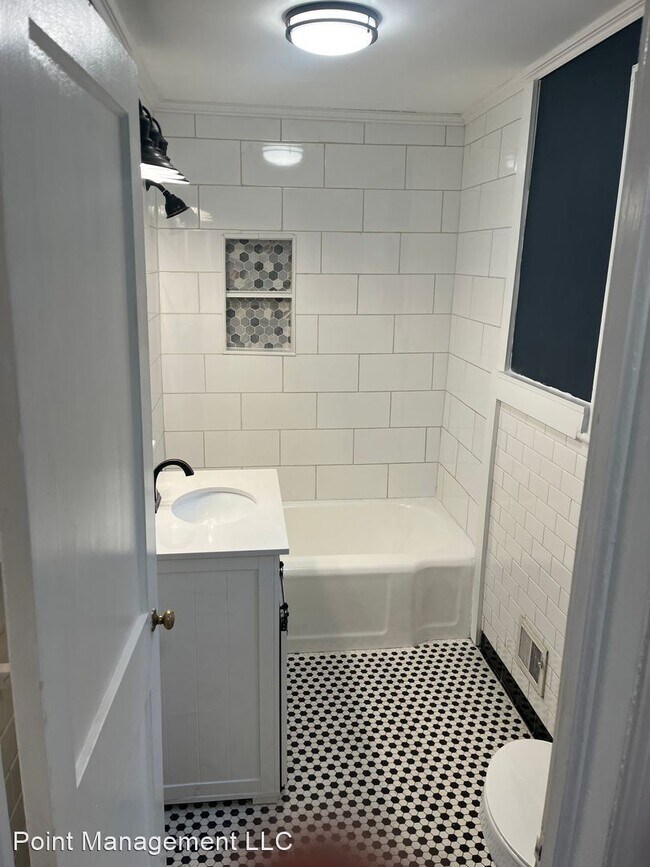 Building Photo - 2 br, 1 bath House - 1718 Main St SW