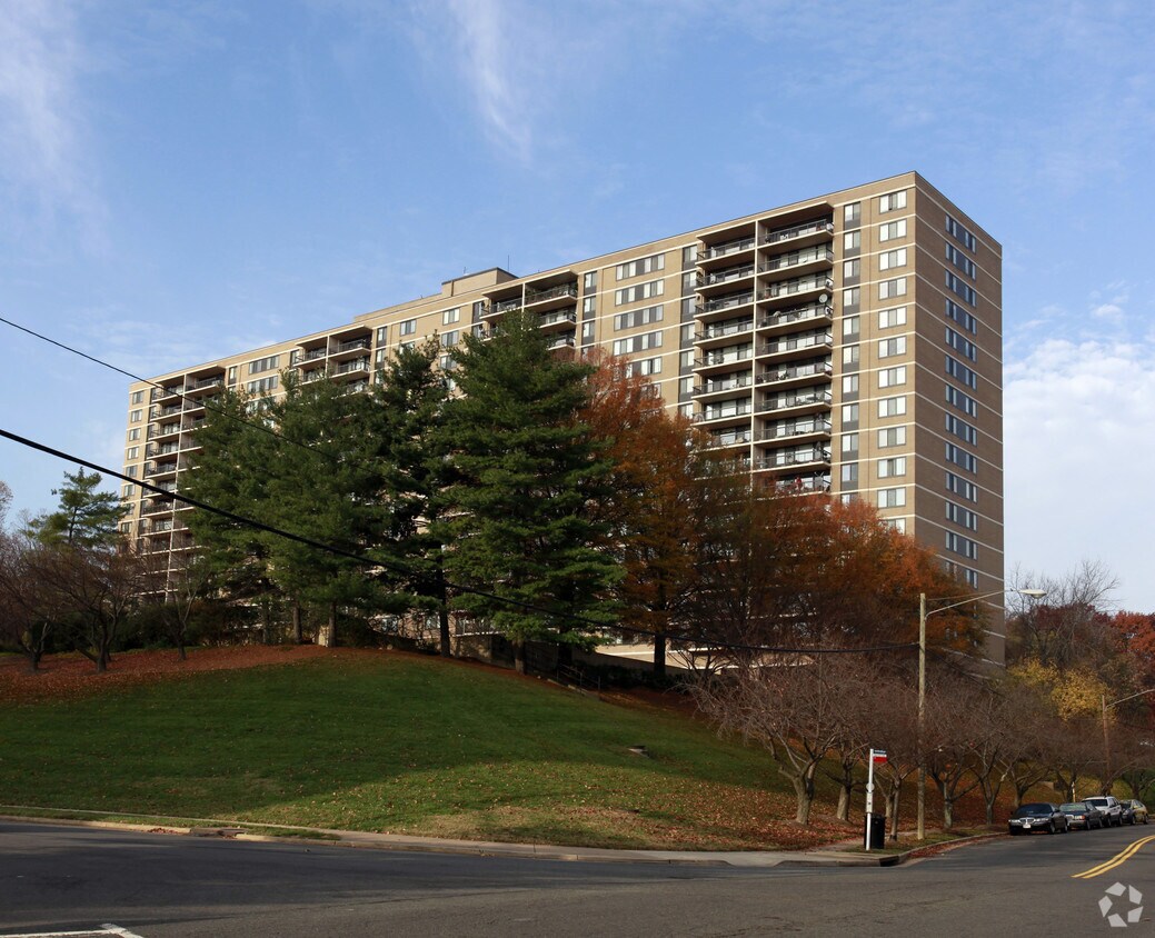 Place One Condominium Apartments Alexandria, VA
