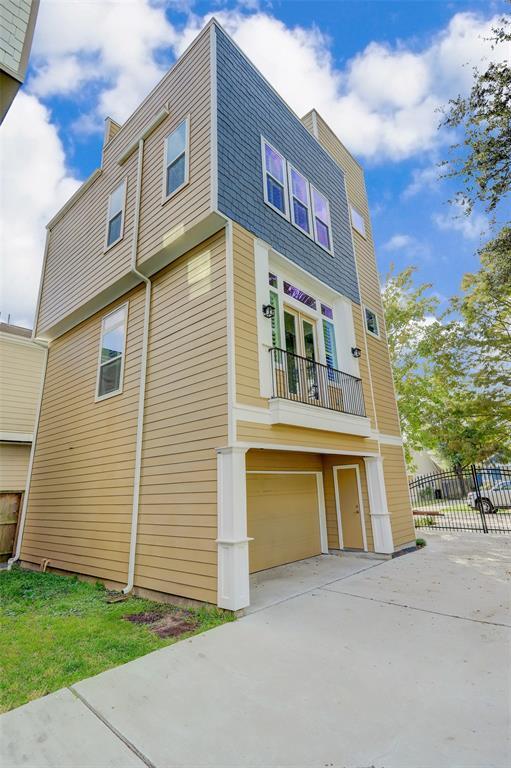 Building Photo - 1028 Alexander St
