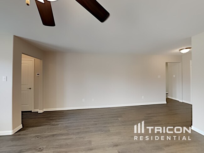 Building Photo - 1662 Pompano Beach Dr