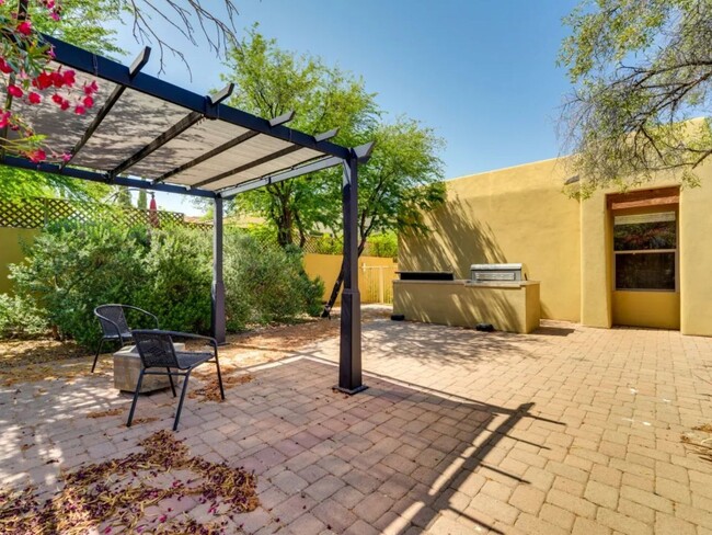 Foto del edificio - 4 Bedroom Single Family Home in Fountain H...