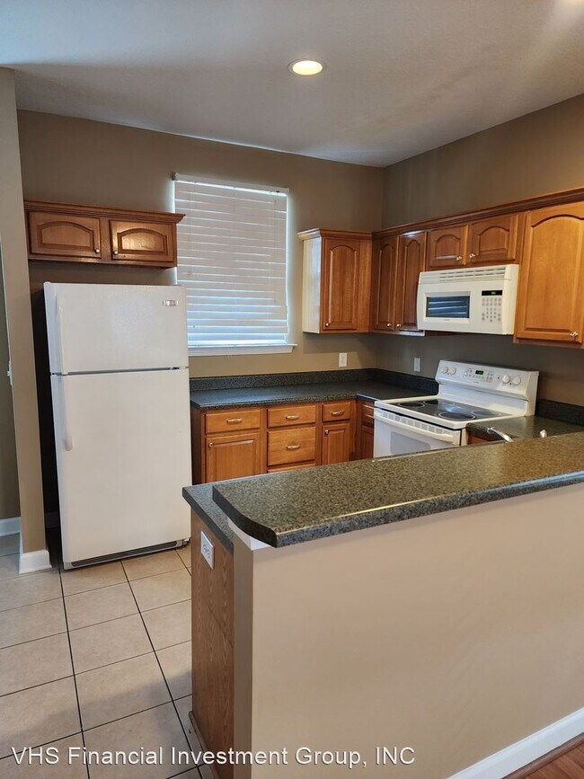 Building Photo - 4 br, 3.5 bath House - 122 Governors Blvd