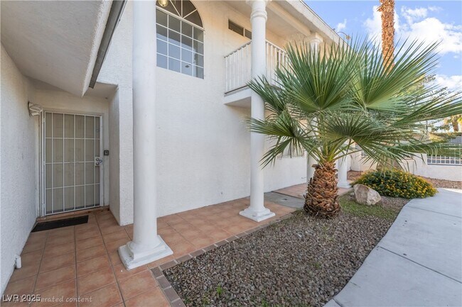 Building Photo - 2419 E Vegas Valley Dr