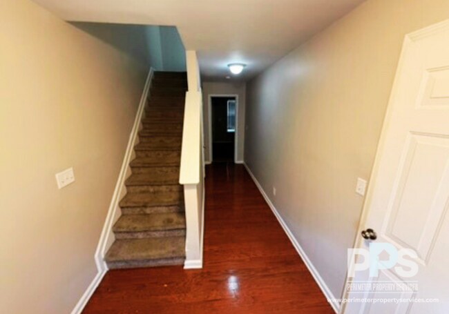 Building Photo - 6764 Blackstone Pl