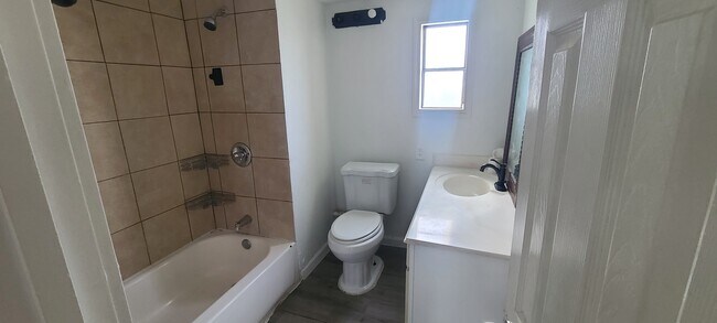 Foto del edificio - 11440 Underwood St