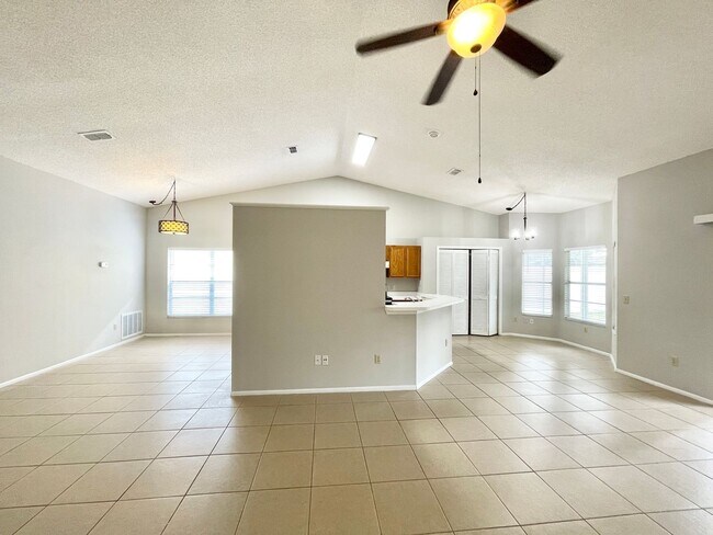 Foto del edificio - Cute 3/2 Oviedo Home in Twin Rivers!