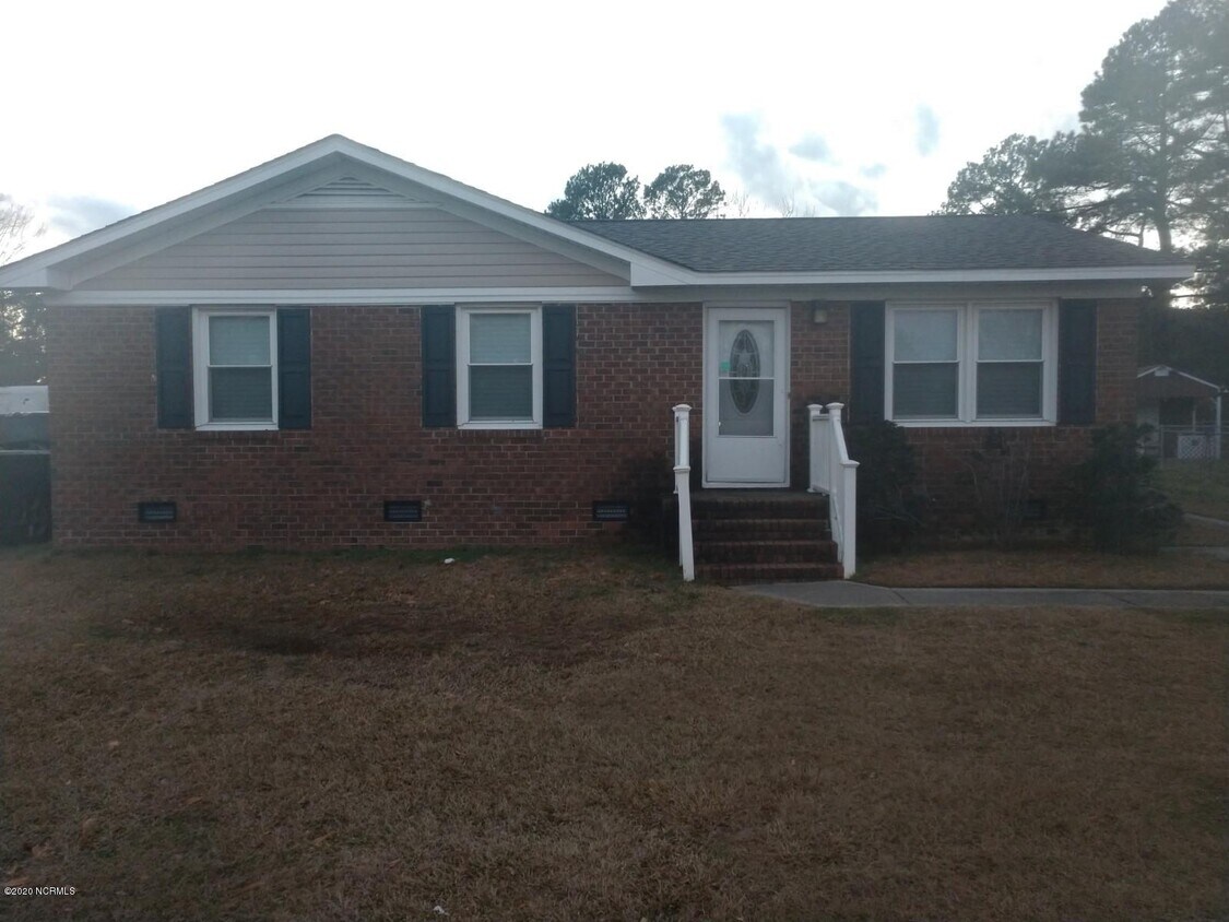 Primary Photo - 702 Hooker Rd