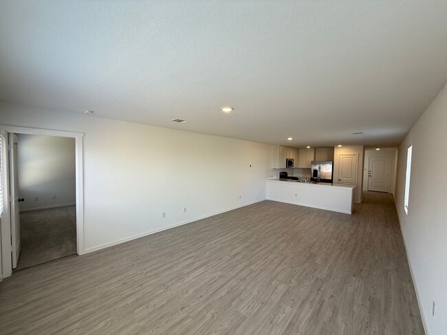 Building Photo - Brand New - 3 Bed 2 Bath in Prime Location