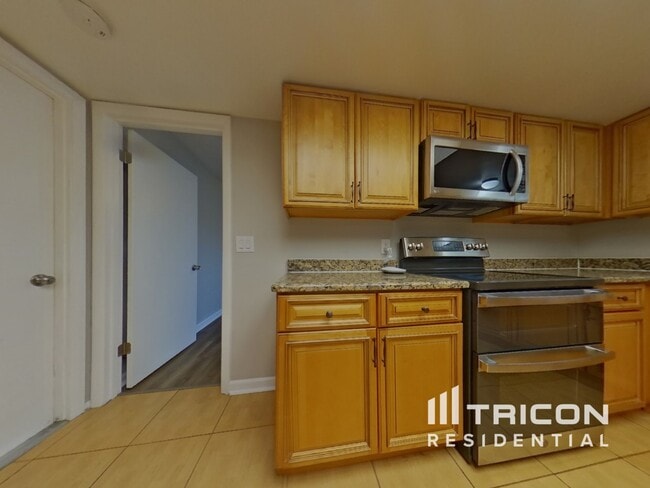 Building Photo - 854 N Jerico Dr