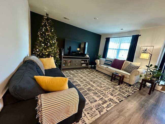 Building Photo - 3 BED | 2 BATH | TWO CAR GARAGE | EASTHAVEN AT SAVANNAH QUARTERS