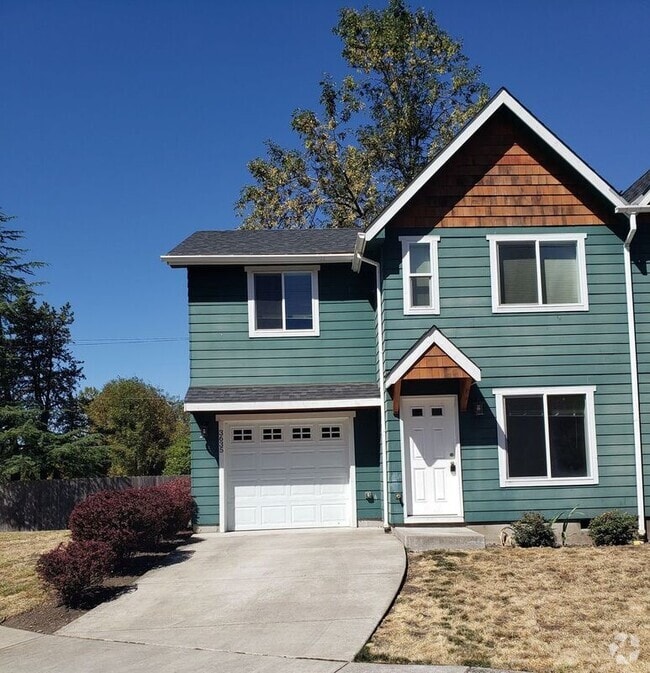 Building Photo - 3635 E Amazon Dr
