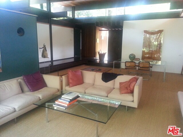Foto del edificio - 680 Brooktree Rd