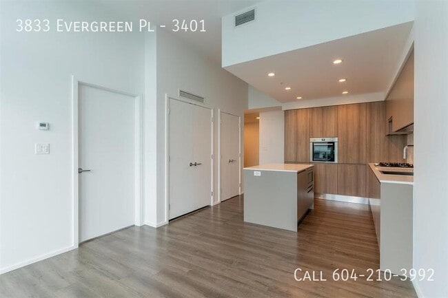 Building Photo - Condo with Mountain & City Views