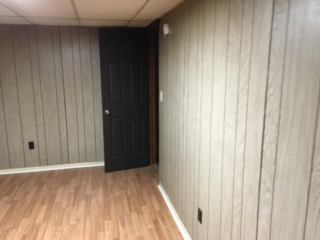 1 Bedroom - 413 Broadway