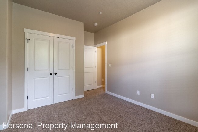 Building Photo - 3 br, 2 bath House - 633 Polk St.